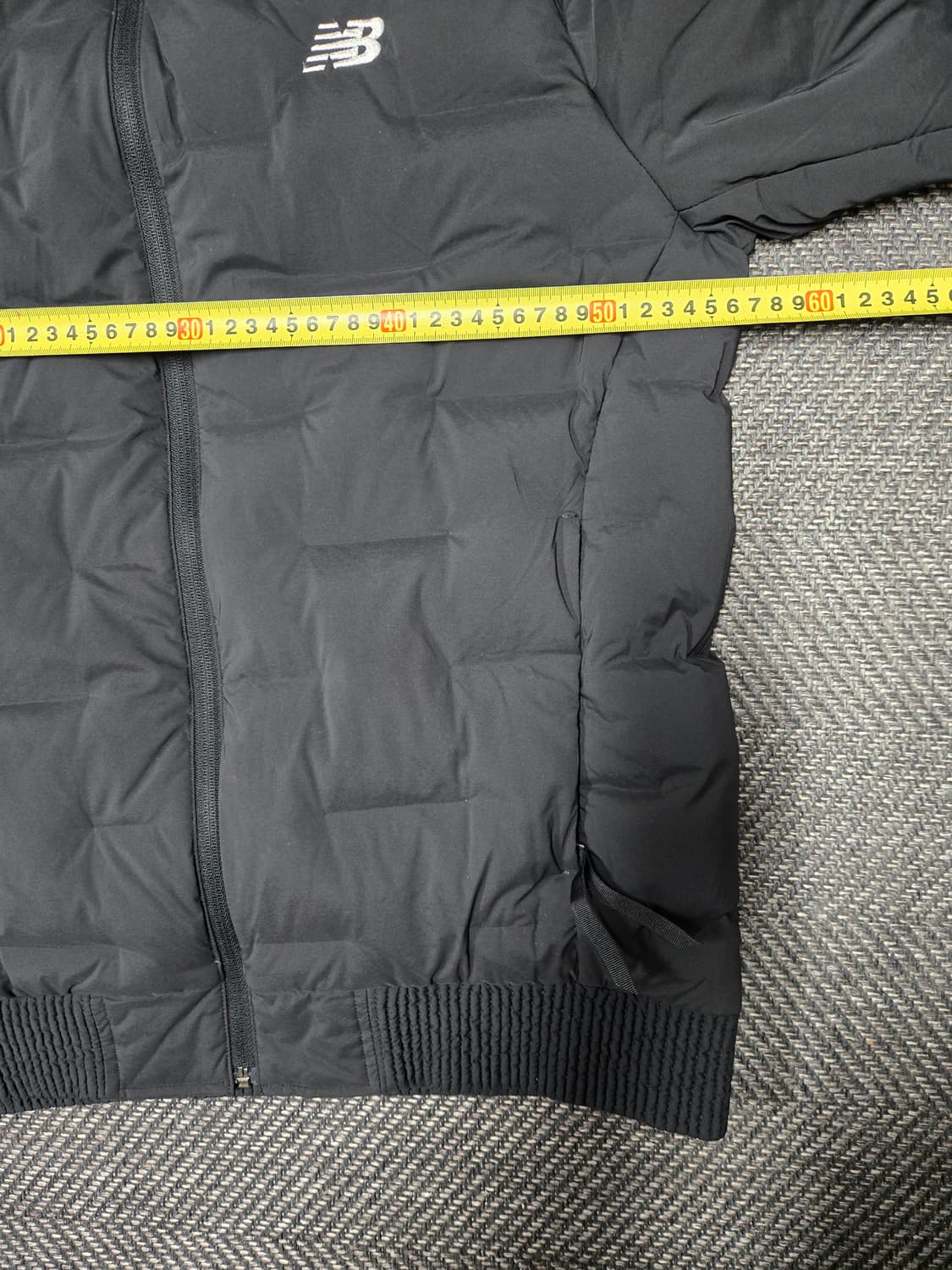 뉴발란스 24ss  블랙 다운패딩점퍼 경량패딩 상품이미지7