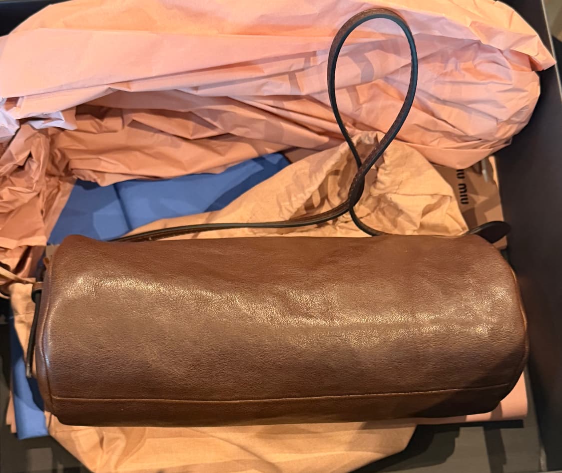 미우미우 나파 파우치 미니백 브라운 상품이미지2