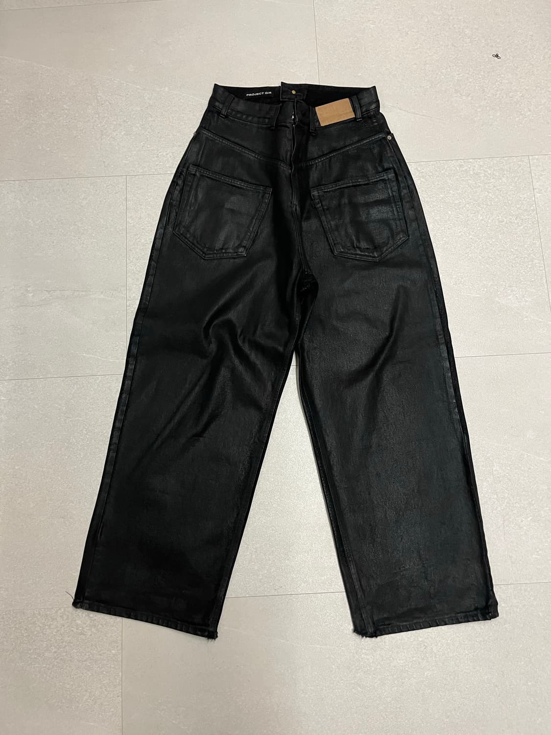 프로젝트 gr 코티드 백워드 데님 팬츠 블랙 상품이미지3
