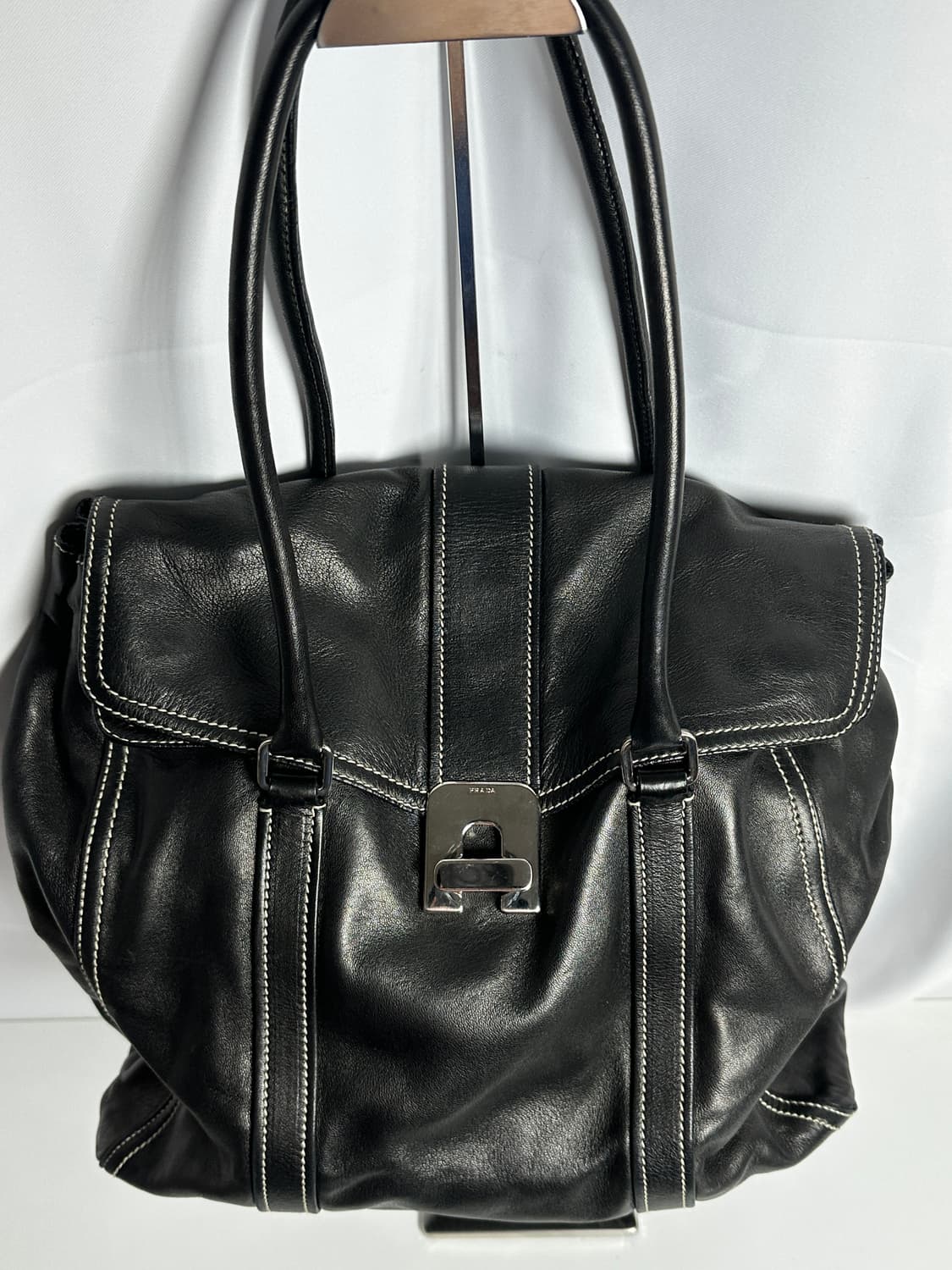 프라다 소프트 레더 토트백 감정서 포함 상품이미지3