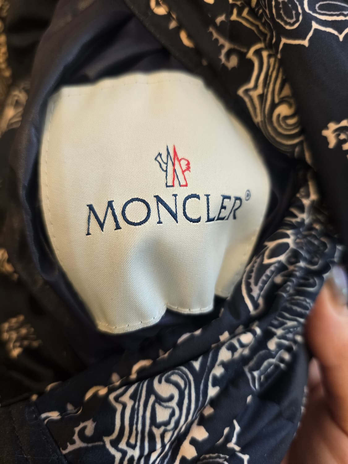몽클레르(Moncler) 프리빌(Freville) 리버서블 다운 재킷 상품이미지5