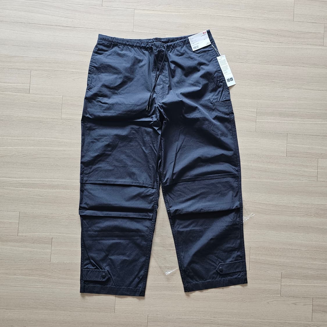 XL 새제품. 유니클로 U 와이드핏 파라슈트 팬츠 르메르 다크그레이 상품이미지2