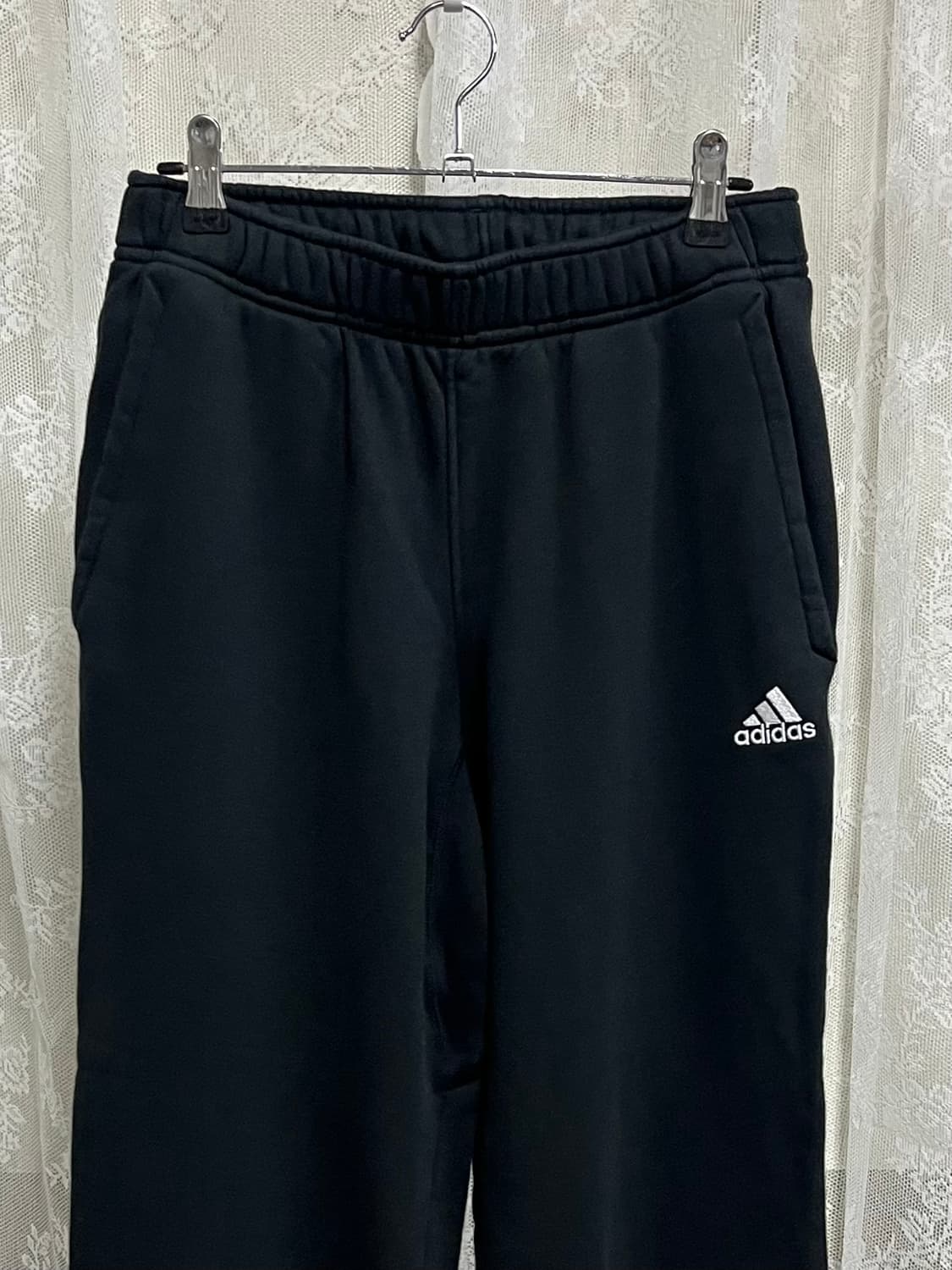 S) 아디다스 에센셜 플러스 트레이닝 팬츠 블랙 상품이미지3