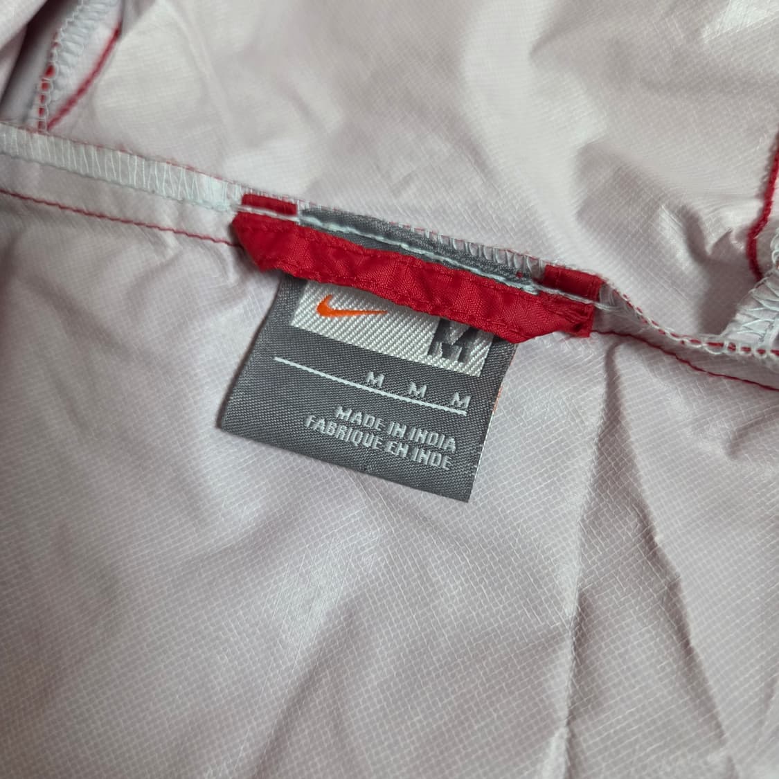 100 맨유 나이키 바람막이 AIG 후드집업 상품이미지3