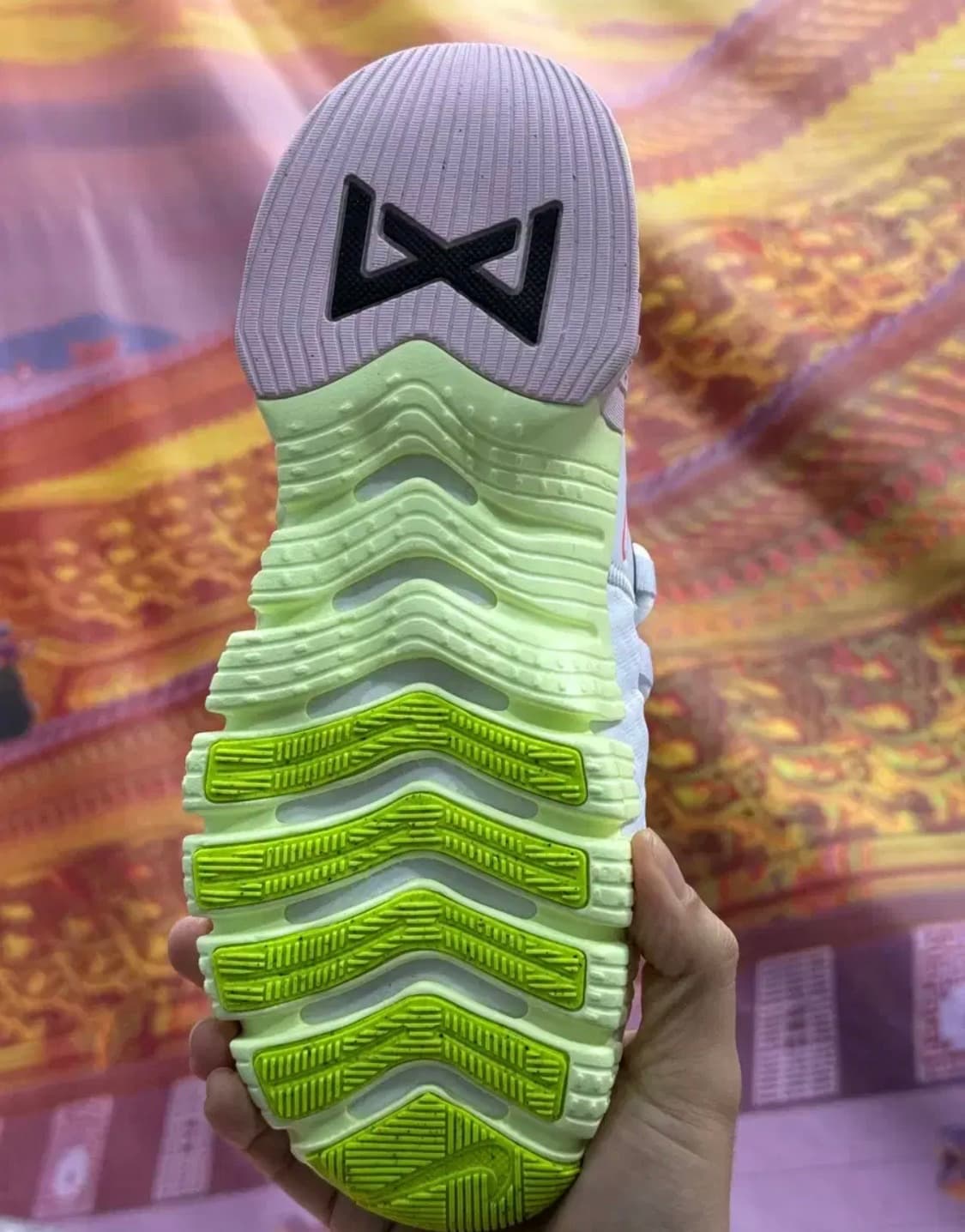 나이키 프리 메트콘 5 화이트 베얼리 볼트 여자런닝화 상품이미지2