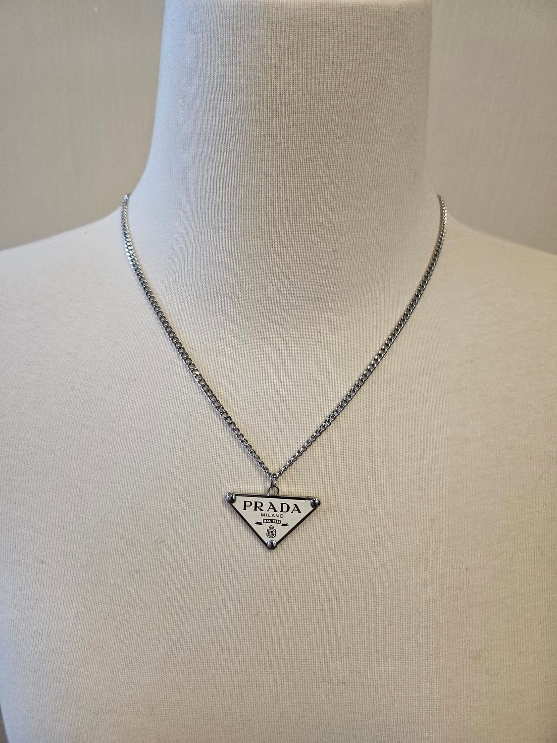 프라다 업사이클링 롱체인 목걸이 화이트 상품이미지6