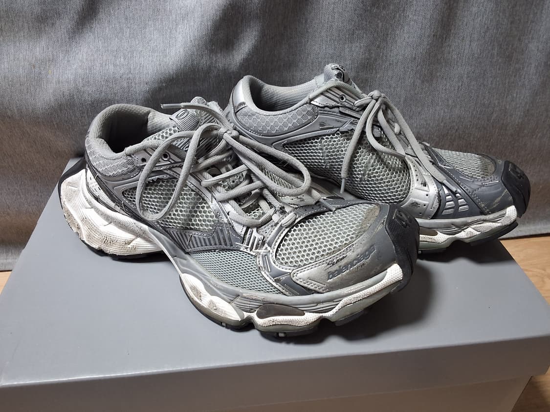 발렌시아가 스테이플러 스니커즈 42 상품이미지2