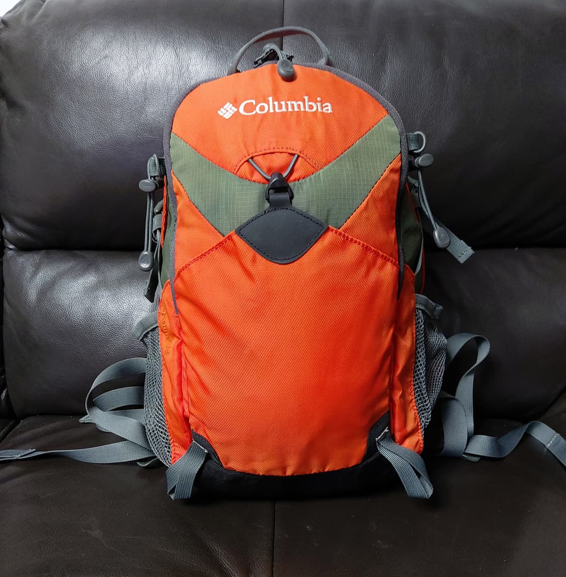 컬럼비아 등산 가방 오렌지/그린(15L) 상품이미지1