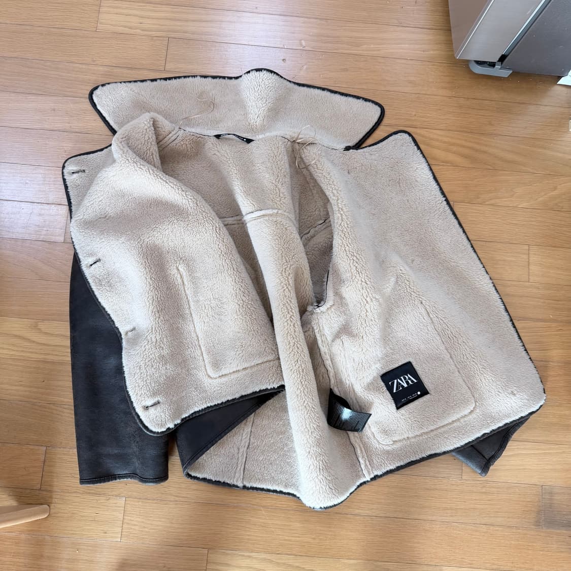 자라 무스탕 팝니다 상품이미지1