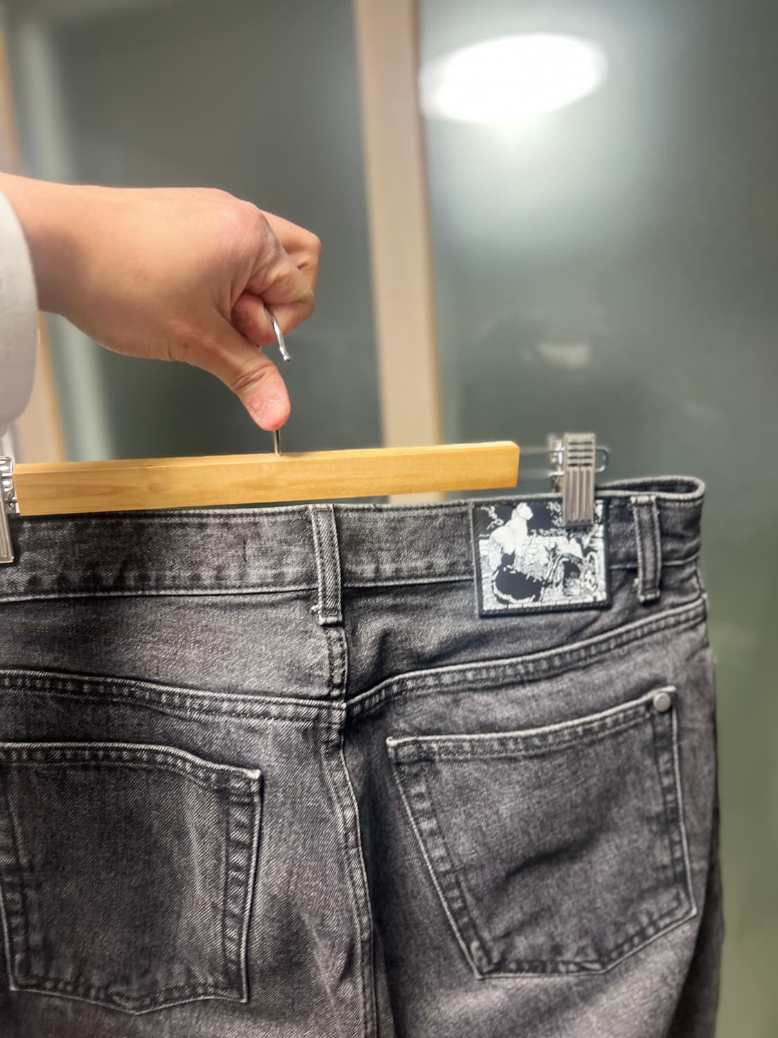 모드나인 Essential black mod7ww(32)데님 청바지 상품이미지4