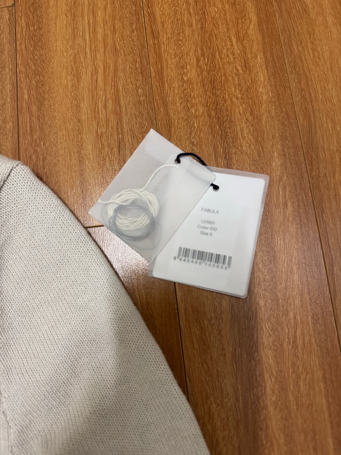 [S]팔로마울 브이넥 니트 Fabula Off-White 상품이미지9