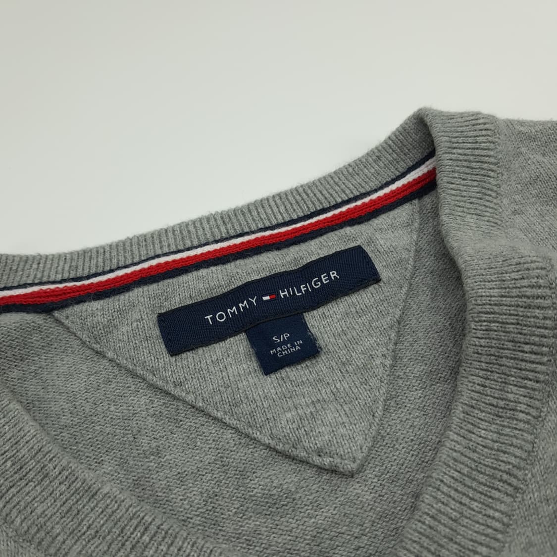 CN705 S 타미힐피거 그레이 아가일 V넥 니트 스웨터 상품이미지4
