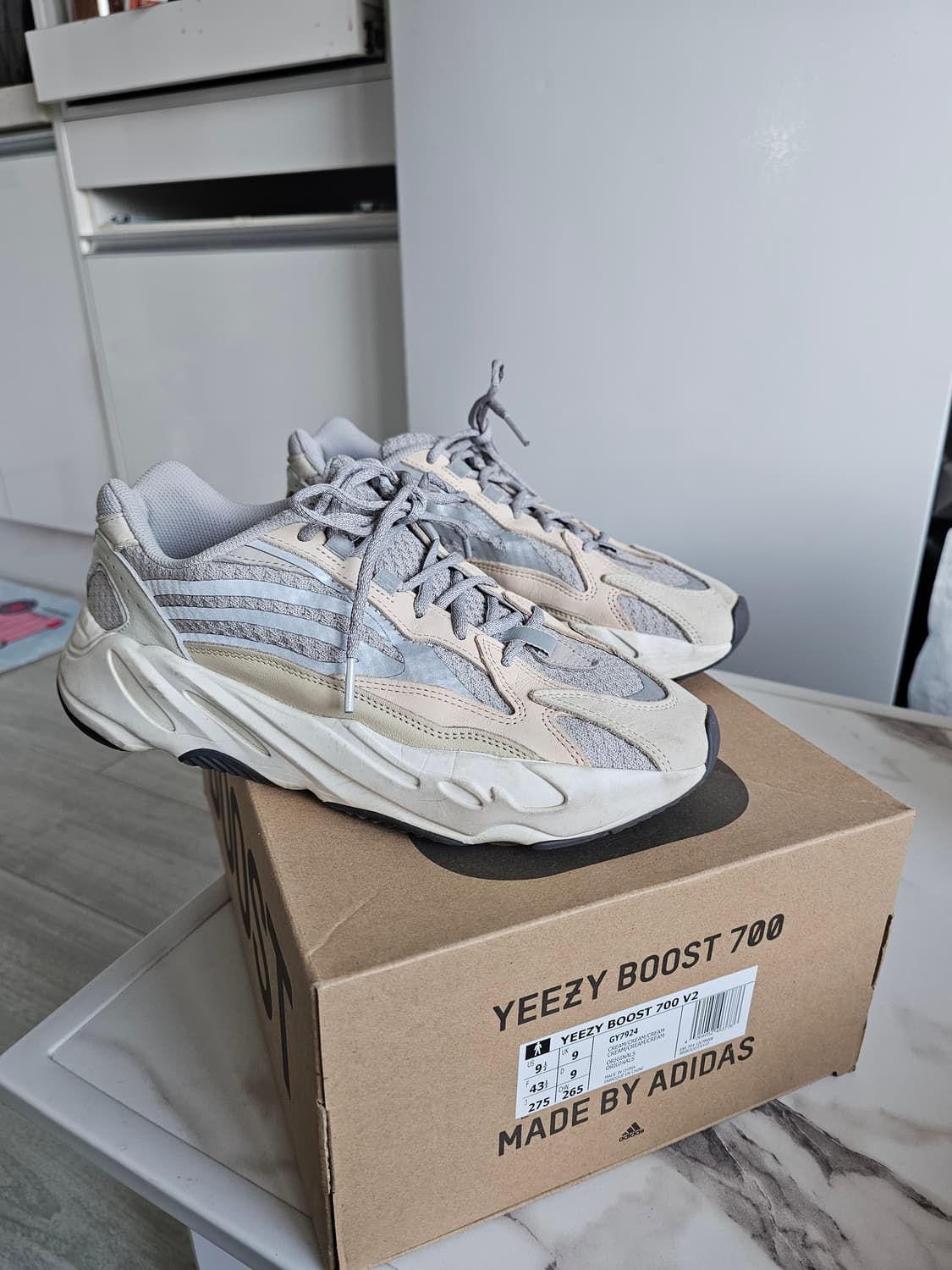 이지부스트700v2 크림, 275 정품 상품이미지4