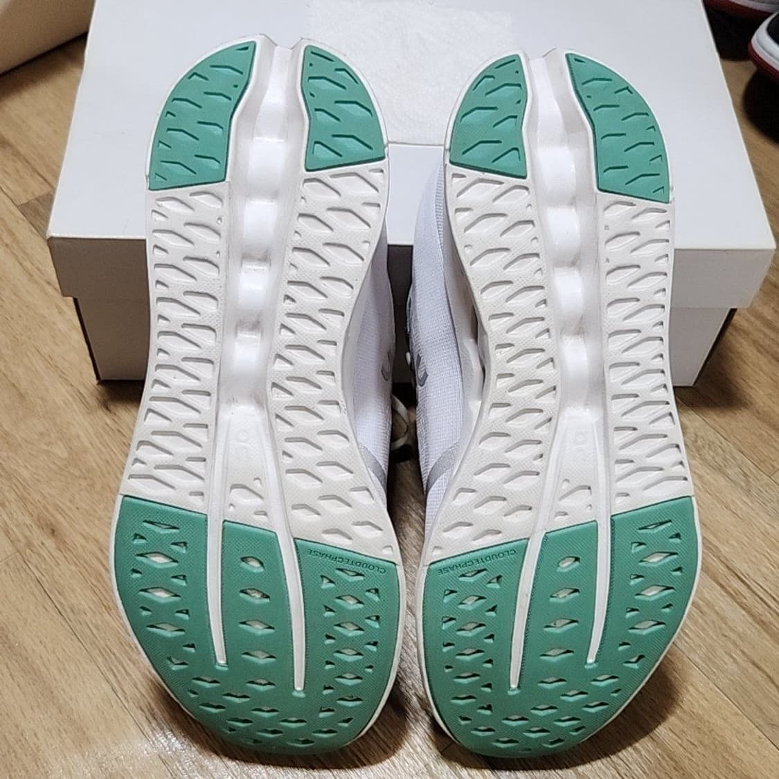 온러닝 285 클라우드 서퍼 펄 아이보리 상품이미지6