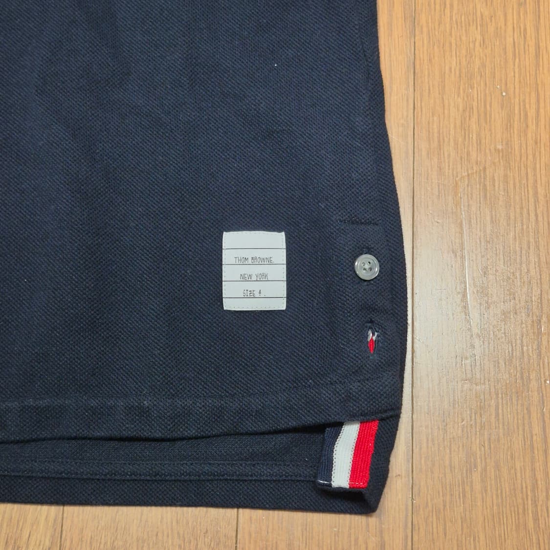 (정품) 톰브라운 백삼선 카라티 4사이즈 (명품 남자 반팔 pk셔츠) 상품이미지4