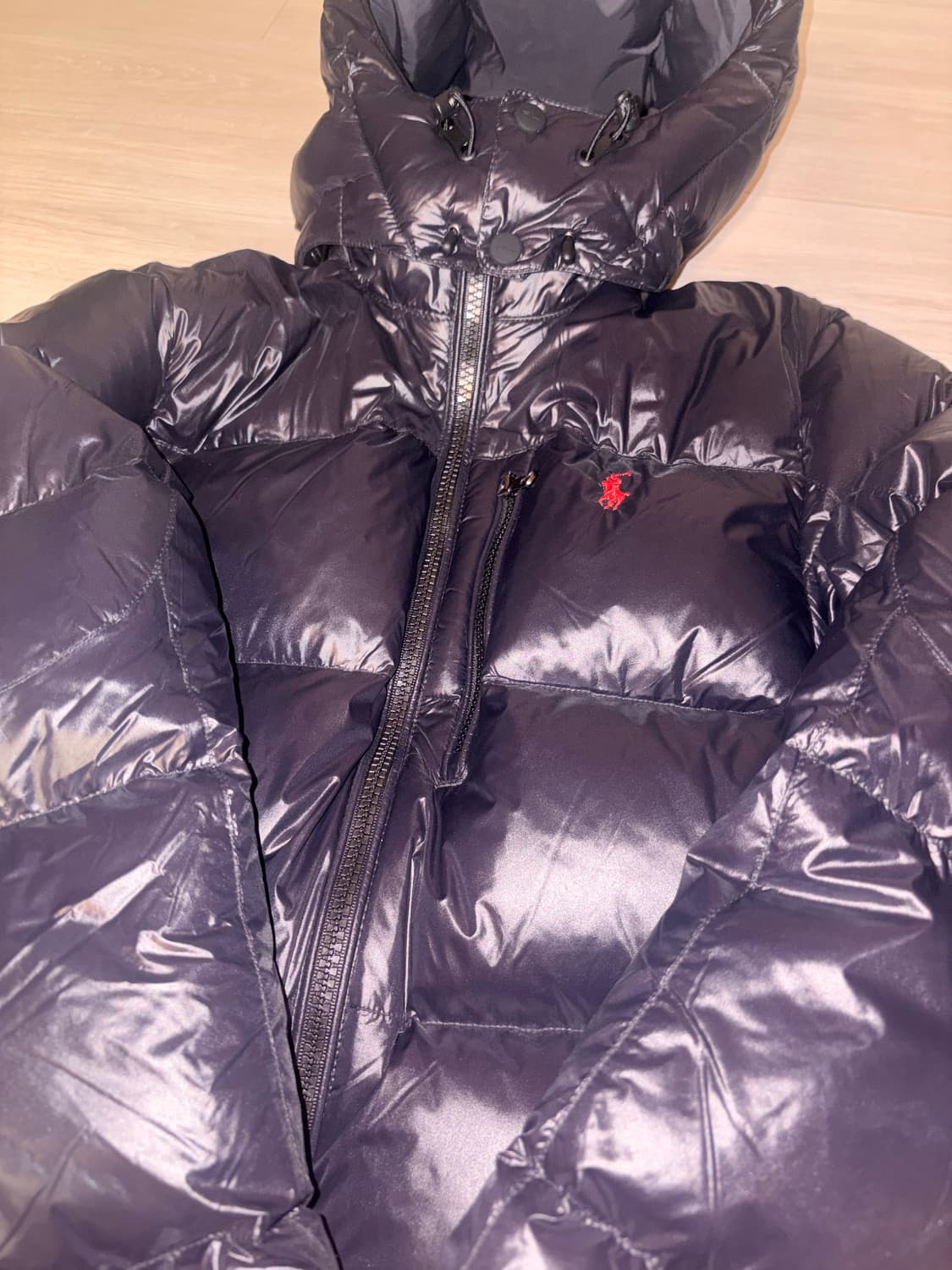 폴로 유광 패딩 s사이즈 판매합니다 상품이미지1