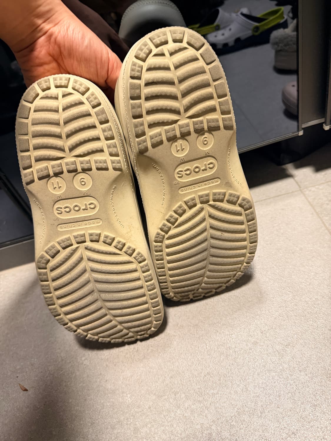 크록스 x 새티스파이 클래식 클로그 본 상품이미지4