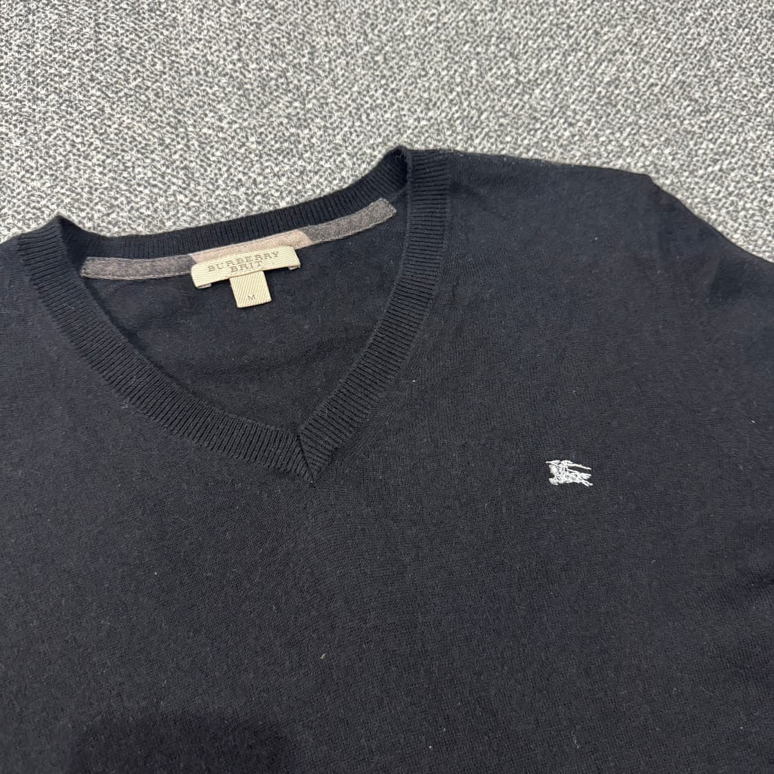 버버리 로고 브이넥 니트 상품이미지3