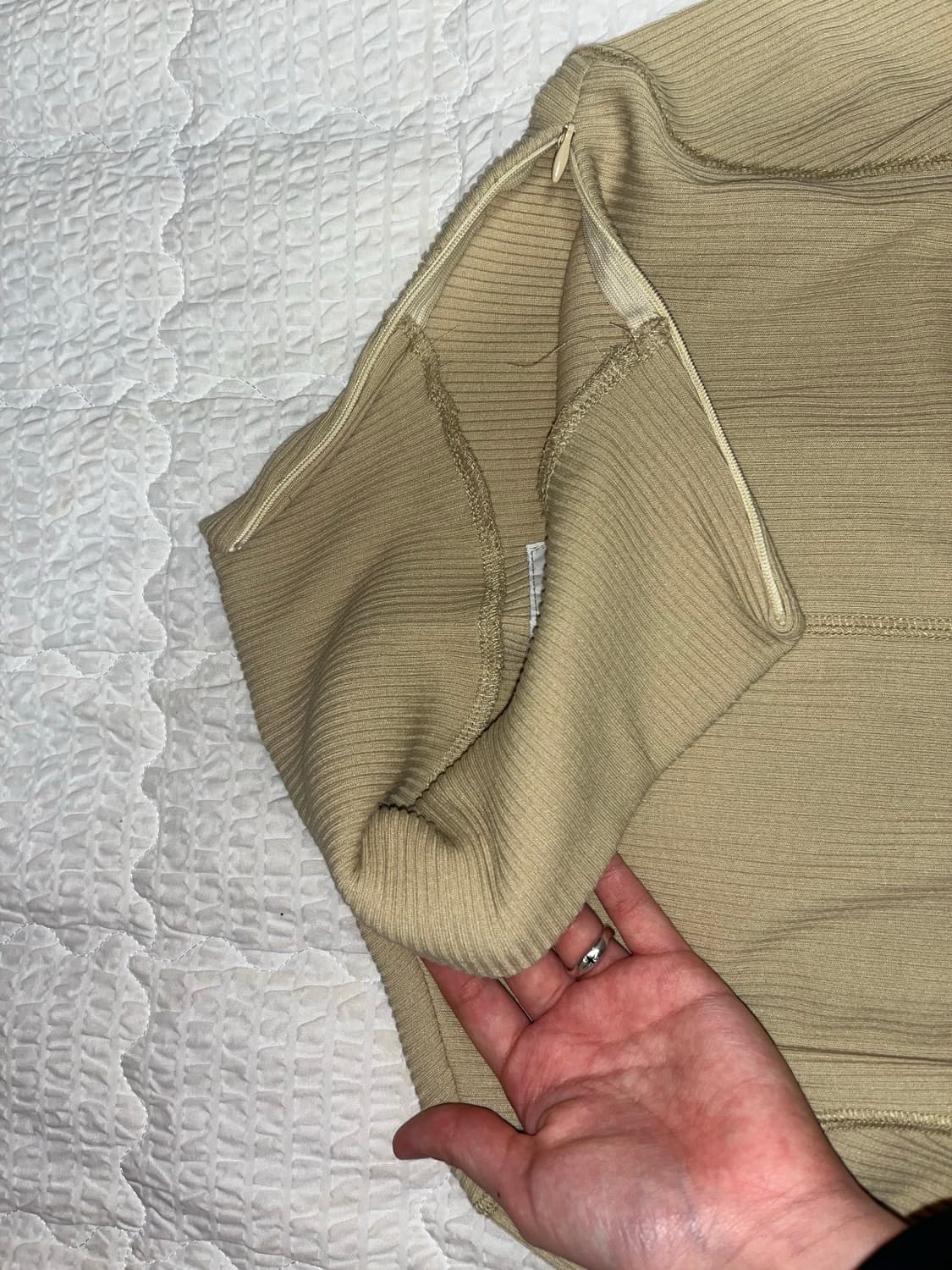 에옹쓰 터틀넥 머스타드 상품이미지5