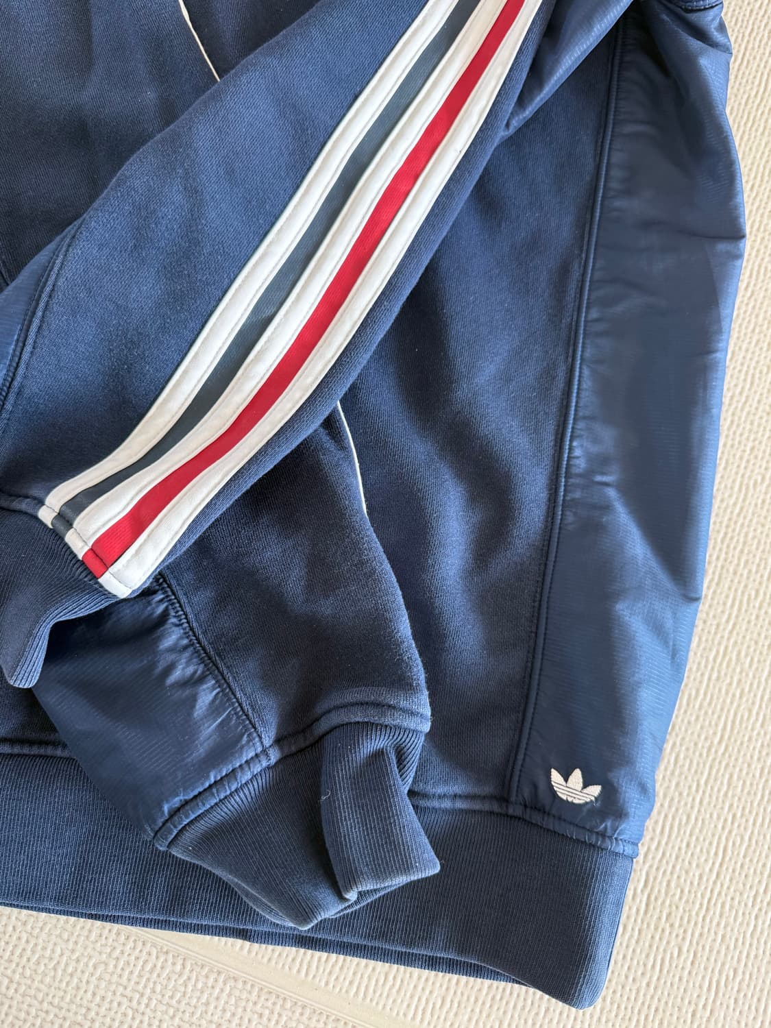 팔라스x아디다스 콜라보 후드 상품이미지2