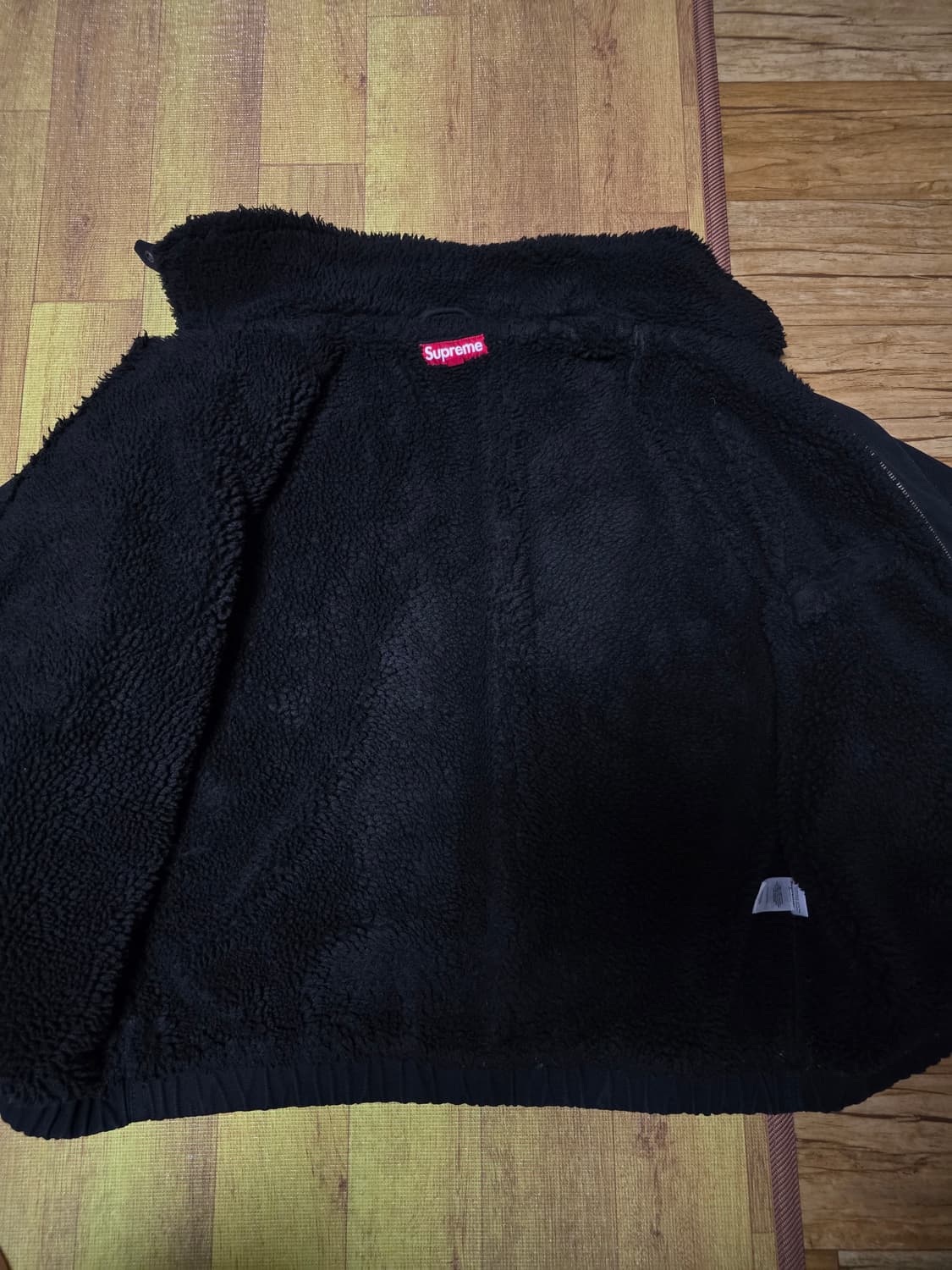 슈프림 포우 셔링 라인드 봄버 자켓 블랙 - 24FW 상품이미지3