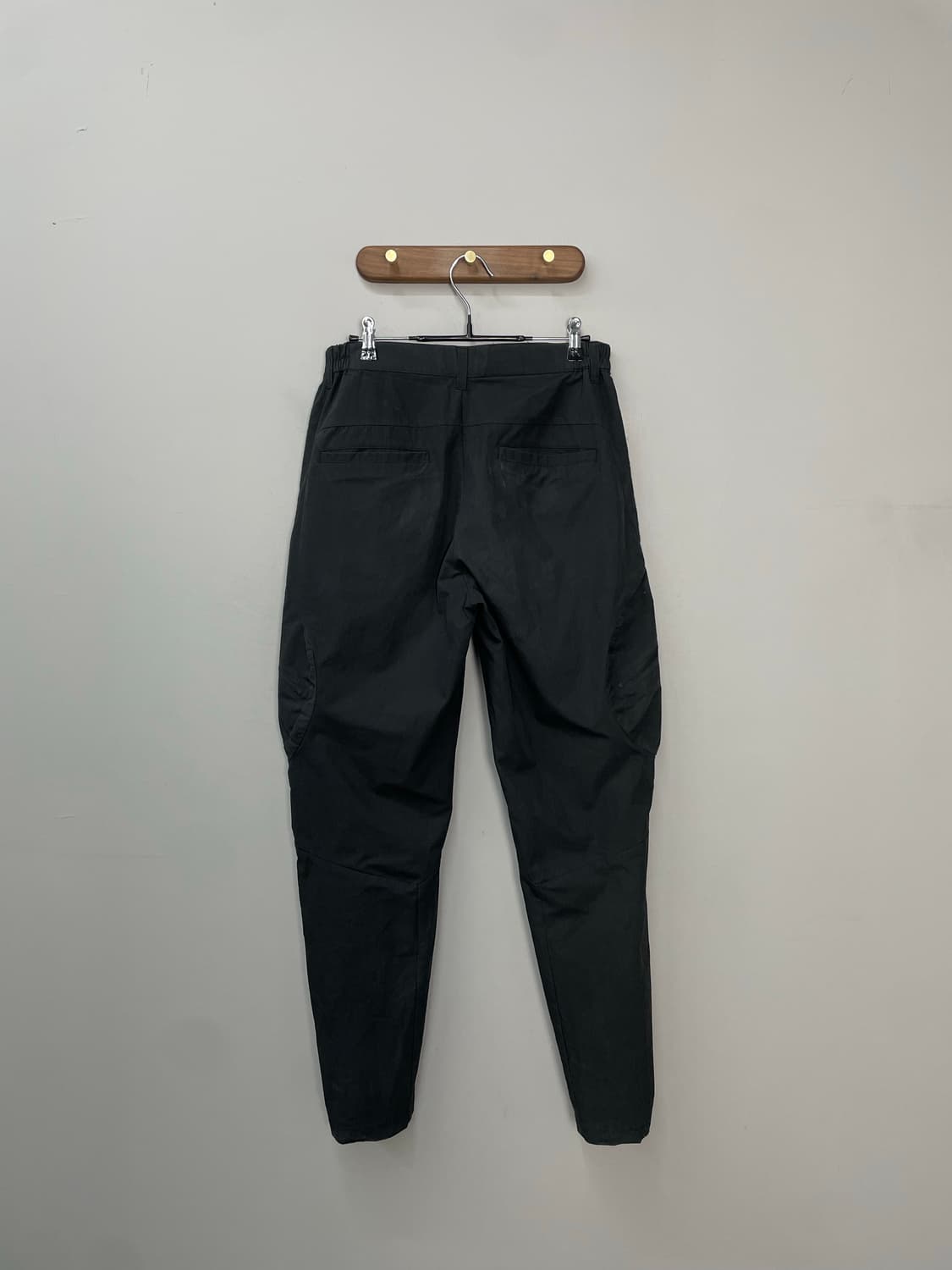 산산기어 23ss 블랙 카고 팬츠 H990 상품이미지4