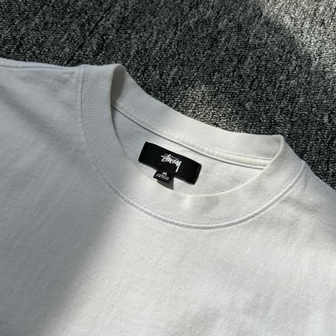 스투시 스탁로고 화이트 반팔티 상품이미지6