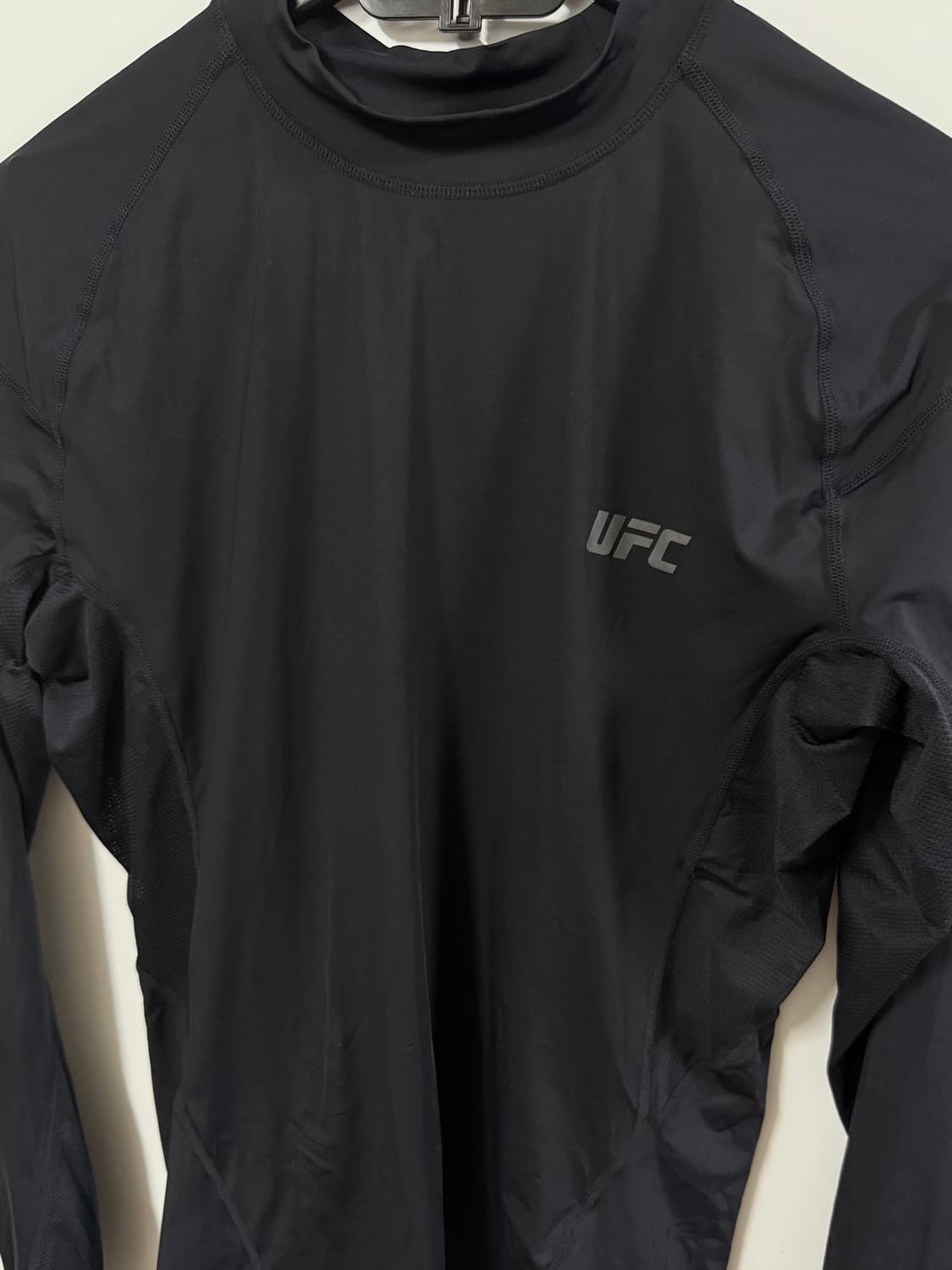 Ufc 머슬핏 긴팔 레쉬가드 상품이미지3