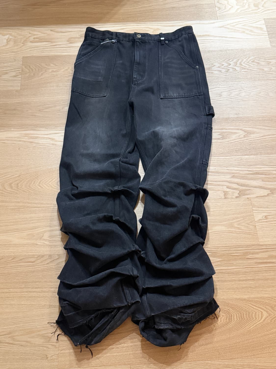 웰던 we11done Wrinkled Denim Pants 상품이미지1