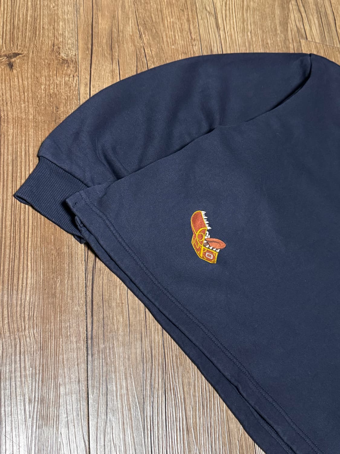 [XL] 장송의프리렌 GU 미믹 반집업 크롭 맨투맨 상품이미지4