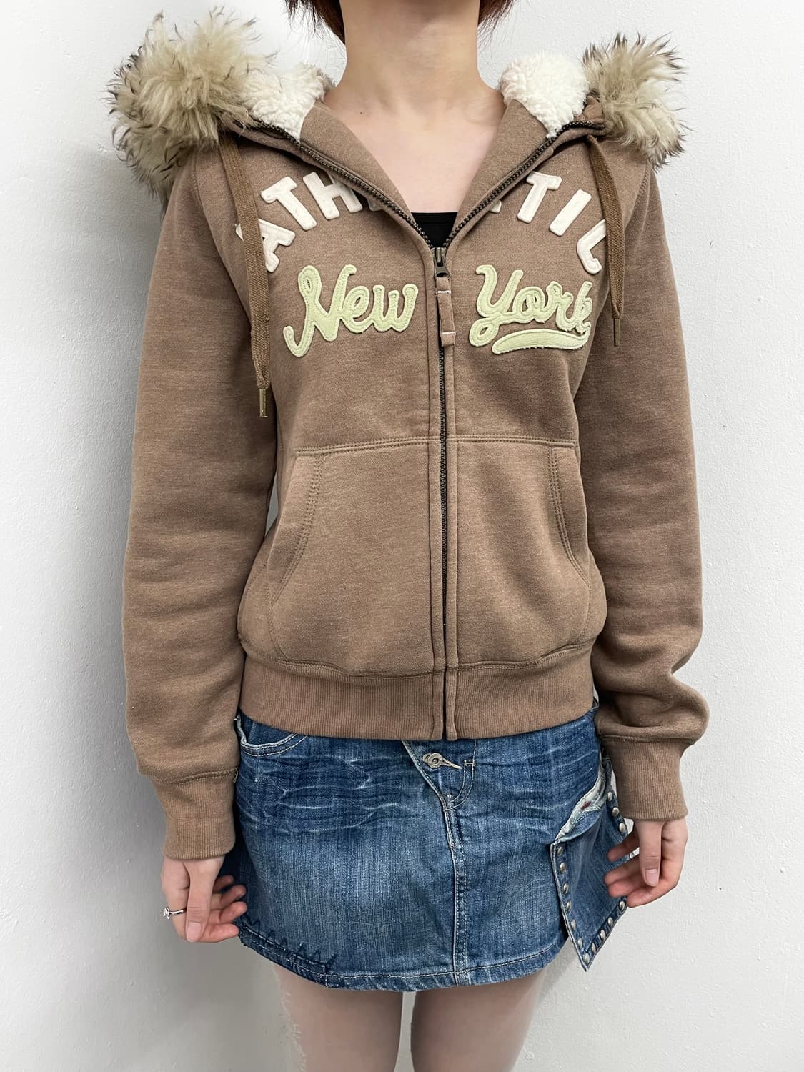 스파오 어센틱 로고 울프죠 집업 상품이미지3