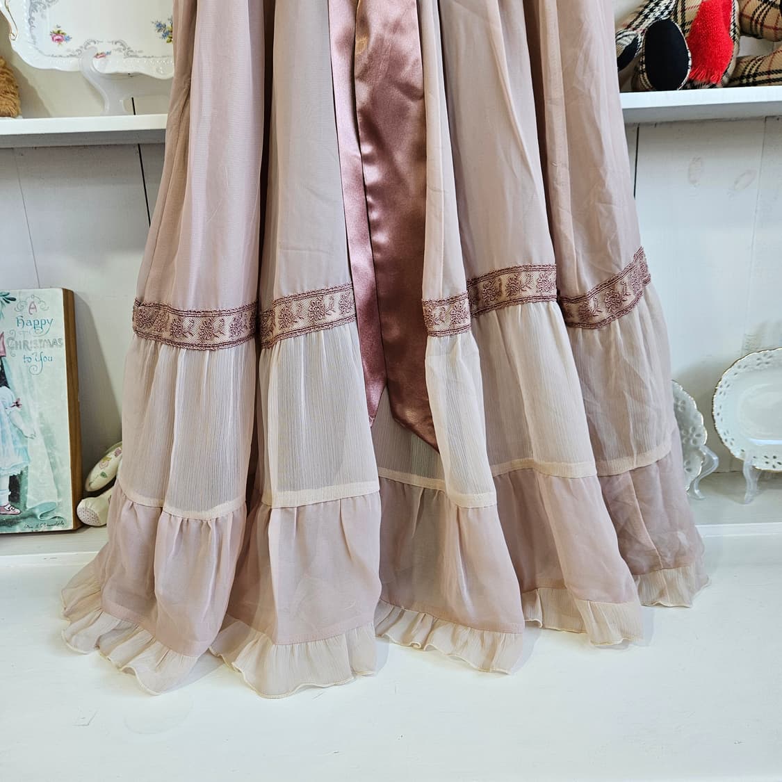 엑시즈팜(Axes Femme) 로즈 밀크티 레이스 리본 원피스 상품이미지7