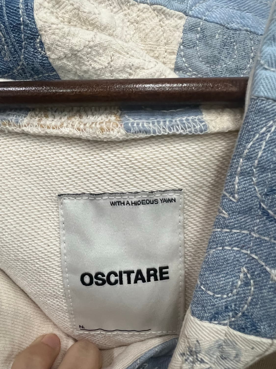 OSCITARE 베이지 후드티 상품이미지2