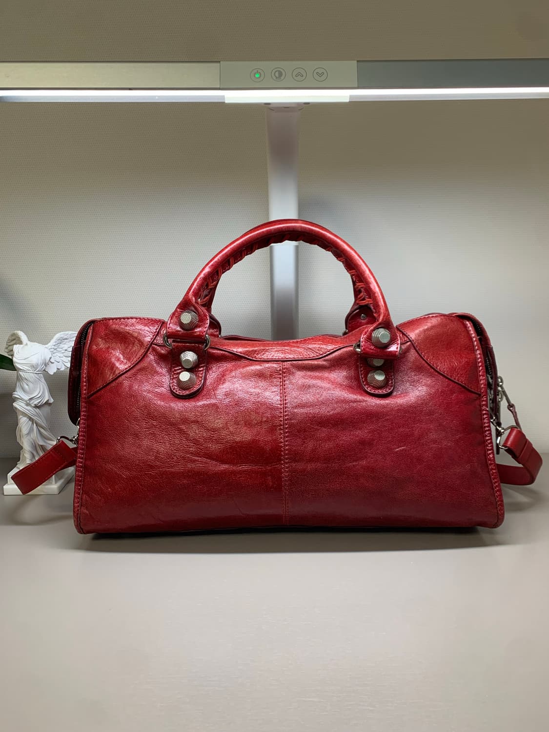 발렌시아가 클래식 모터백 딥레드 상품이미지3