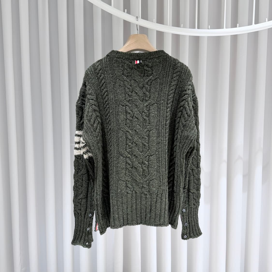 (A+/5) / 톰브라운 아란 사선완장 케이블 니트 다크 그린 상품이미지6