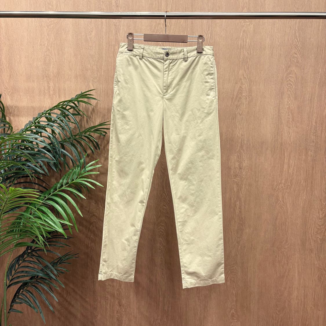 폴로 랄프로렌 코튼 치노 팬츠 슬래시 버튼 포켓 로고 자수 디테일 베이지 상품이미지1