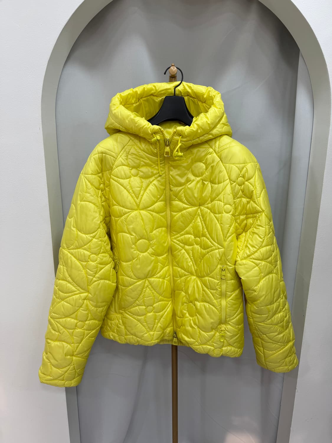 루이비통 플라워 모노그램 퀄티드 패딩 48사이즈  상품이미지1