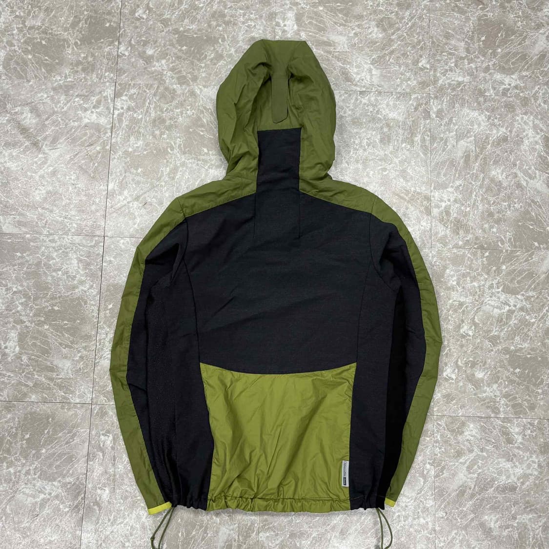 살로몬 고프코어 카키 윈드브레이커 자켓 후드집업 희귀져지(90) 상품이미지3