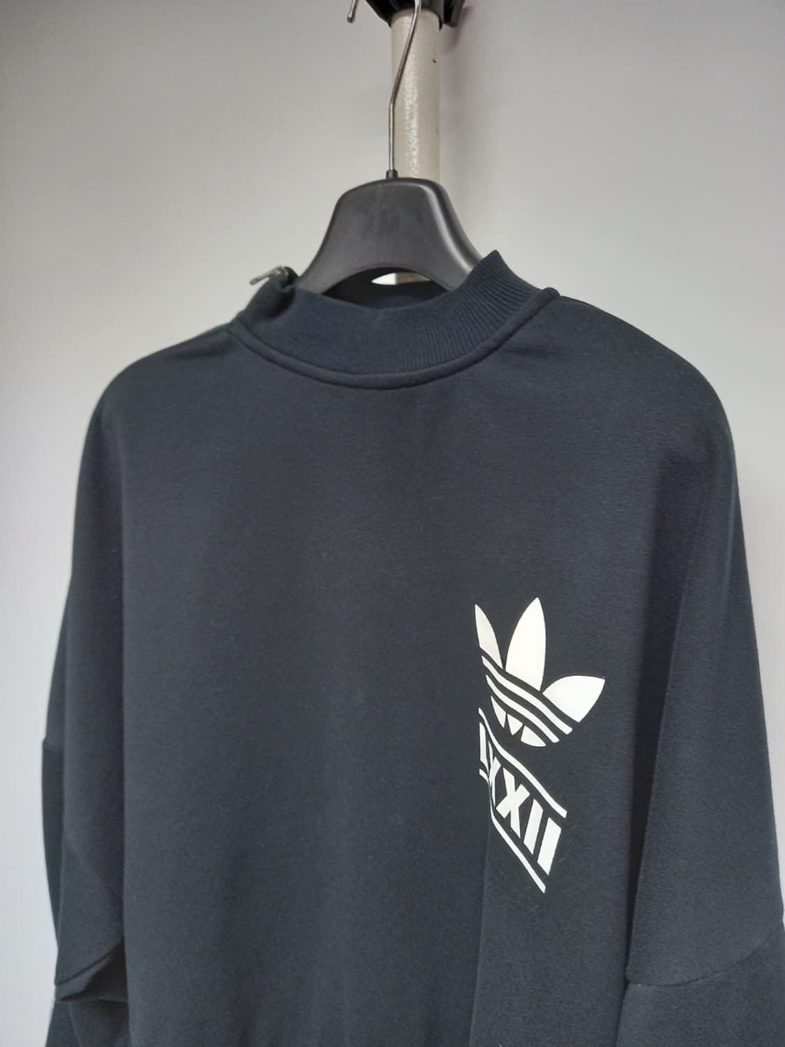 아디다스 춘추동 루즈박시핏 맨투맨 66.77 상품이미지6