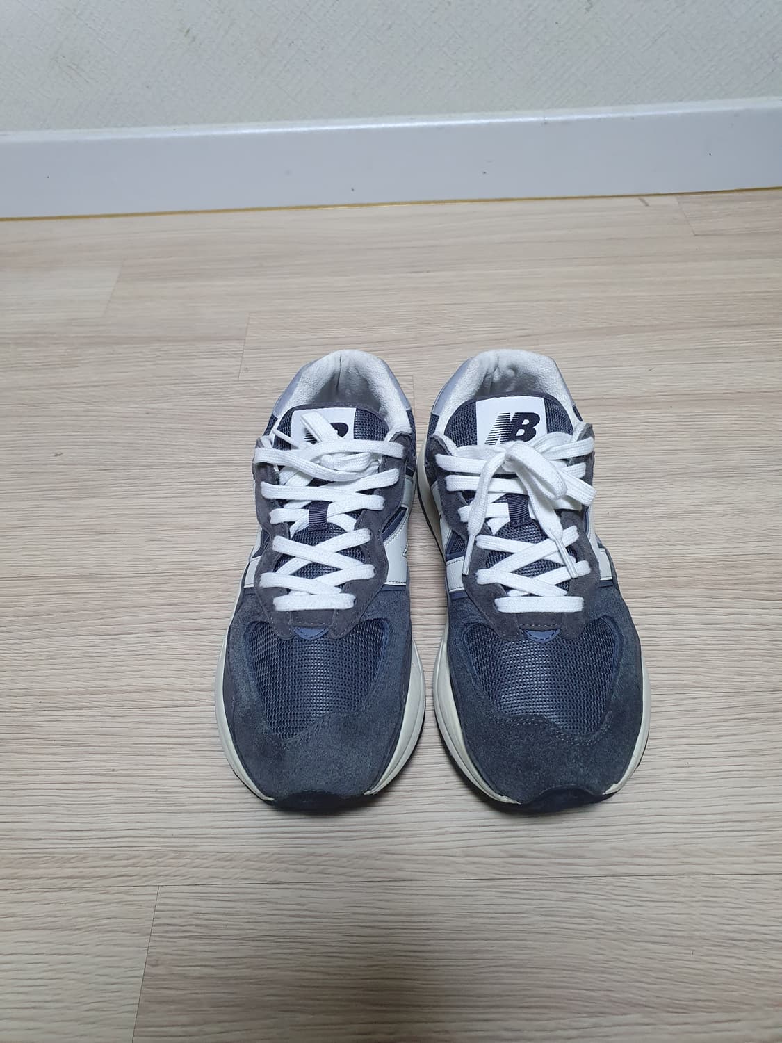 뉴발란스 57/40 스니커즈 그레이 260 상품이미지3