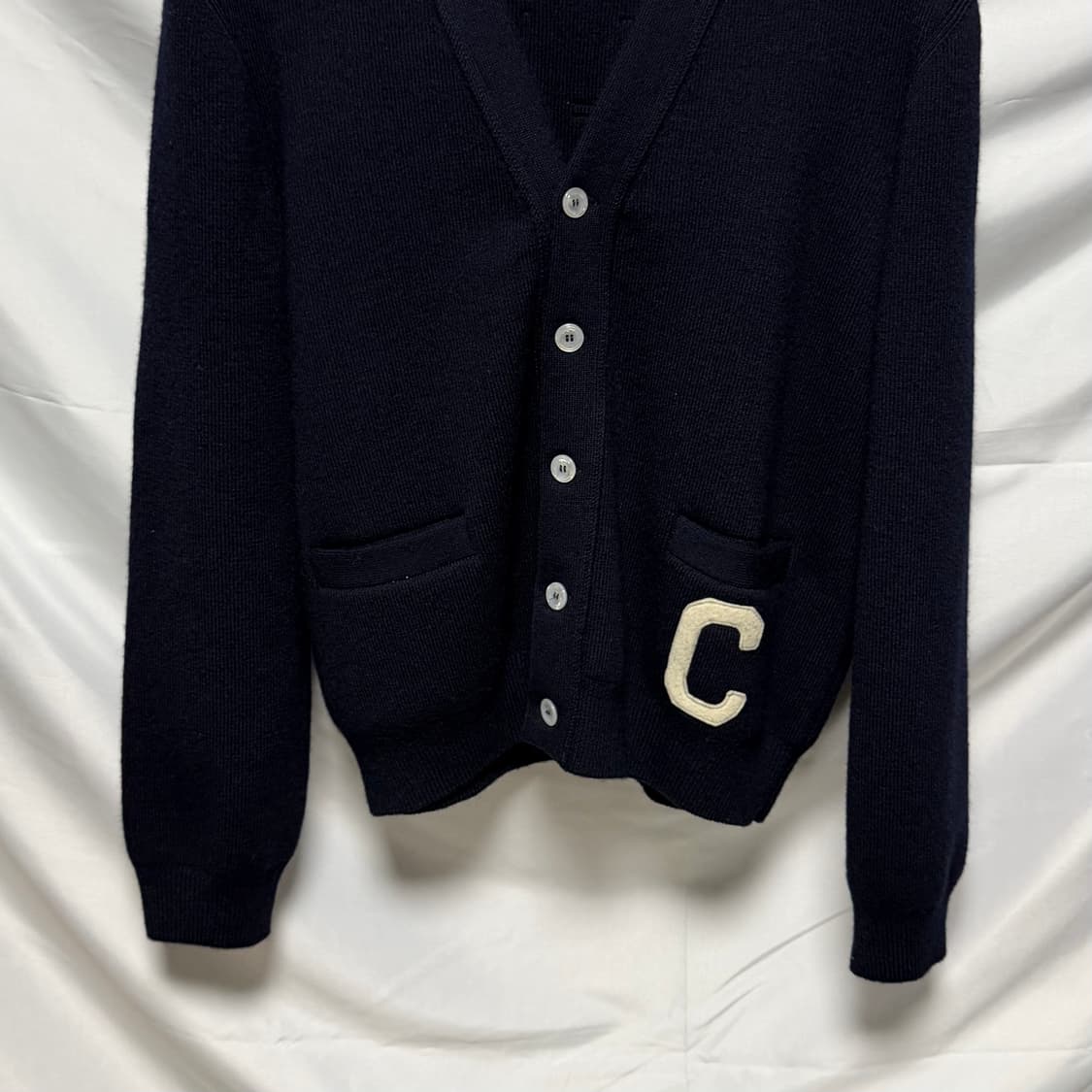[S+급/M] 셀린느 울 컬리지 로고 가디건 네이비 상품이미지3