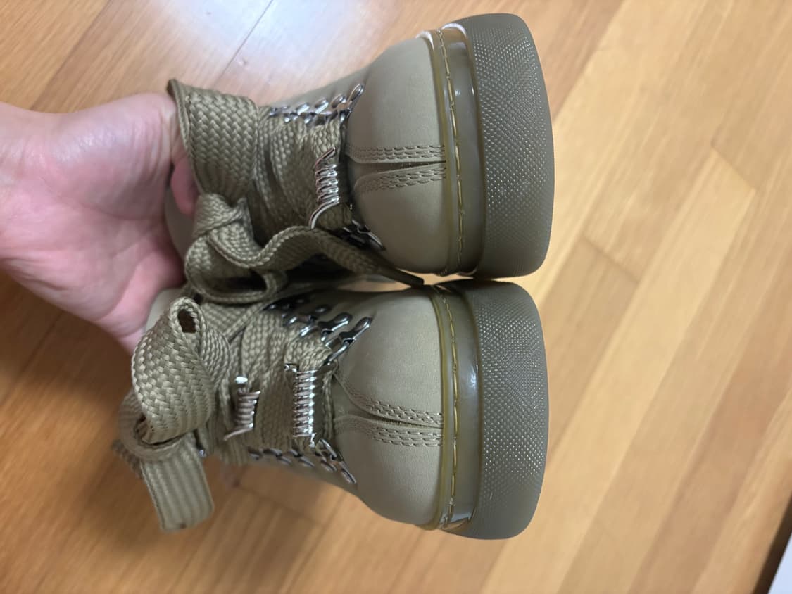 [새상품, 240]버버리 누벅 트렉 부츠 상품이미지4