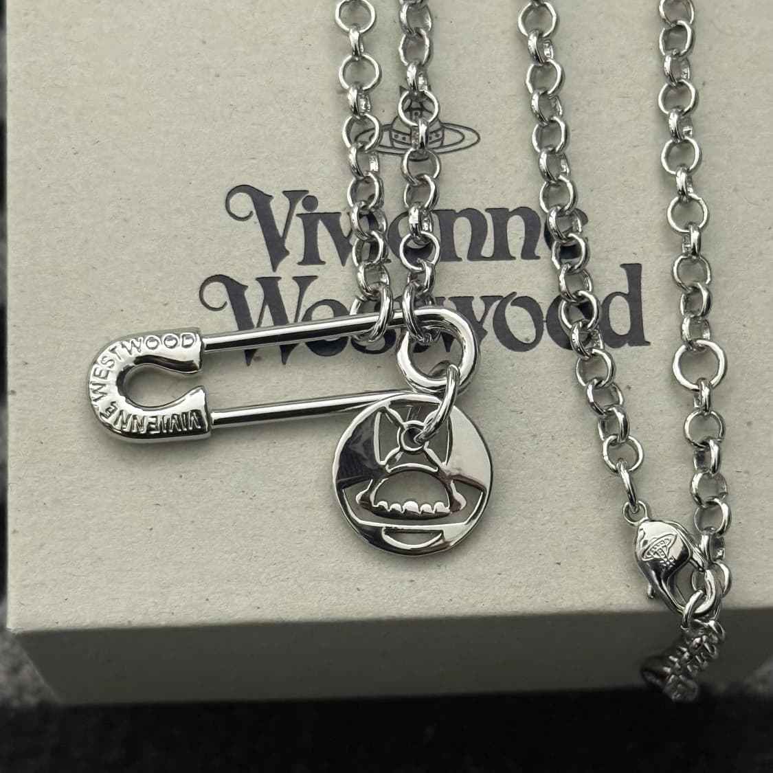 비비안웨스트우드 이모진 클립 목걸이 상품이미지1