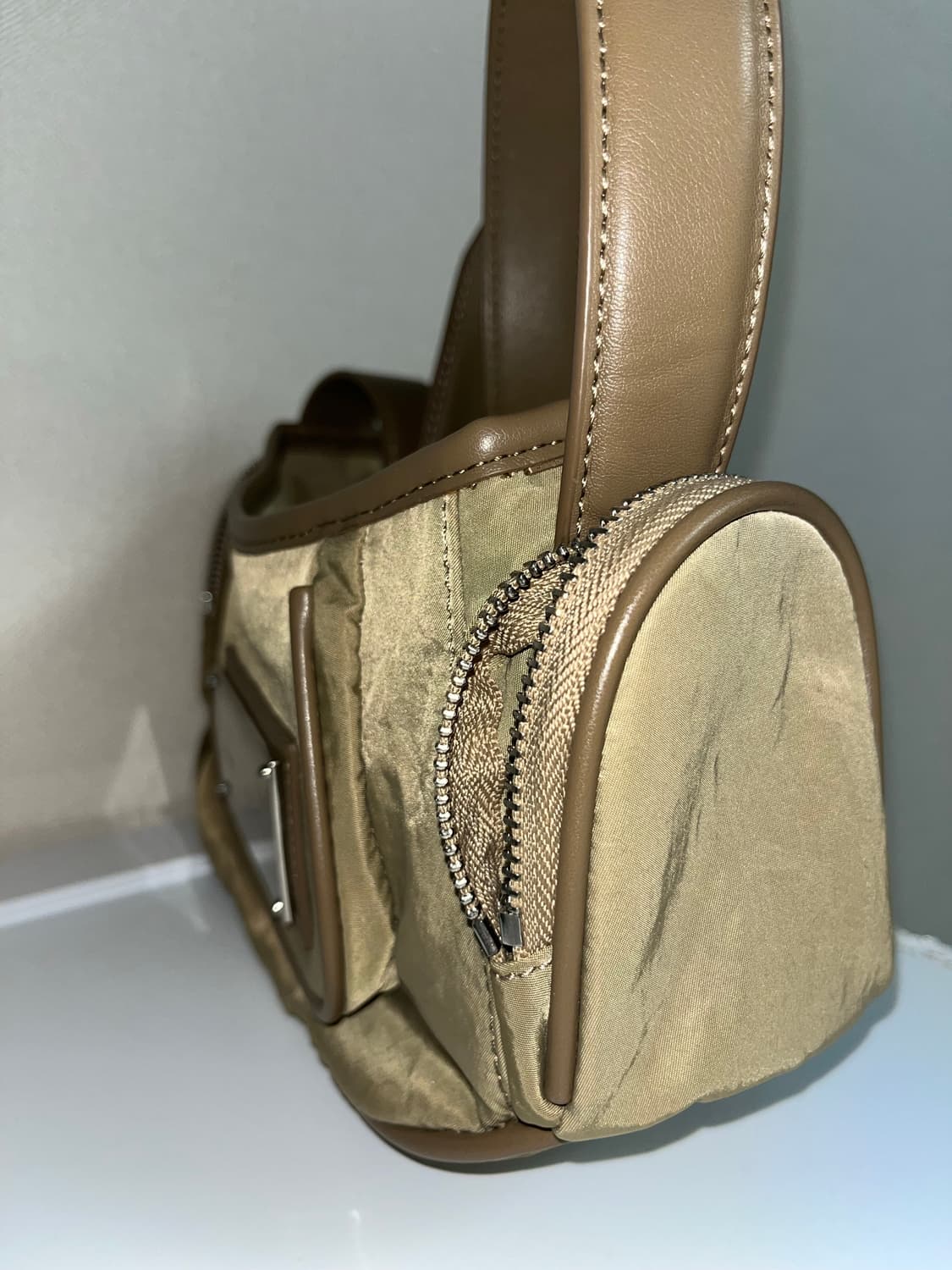 마뗑킴 마들렌 라운드백 라이트 카키 숄더백 대학생 가방 matin kim 상품이미지5