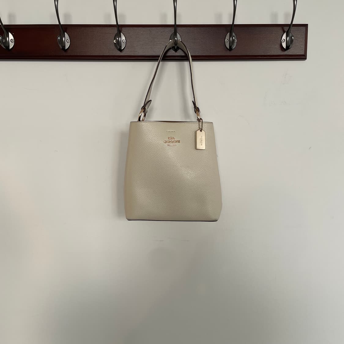 코치 아이보리 버킷백 토트백 상품이미지1