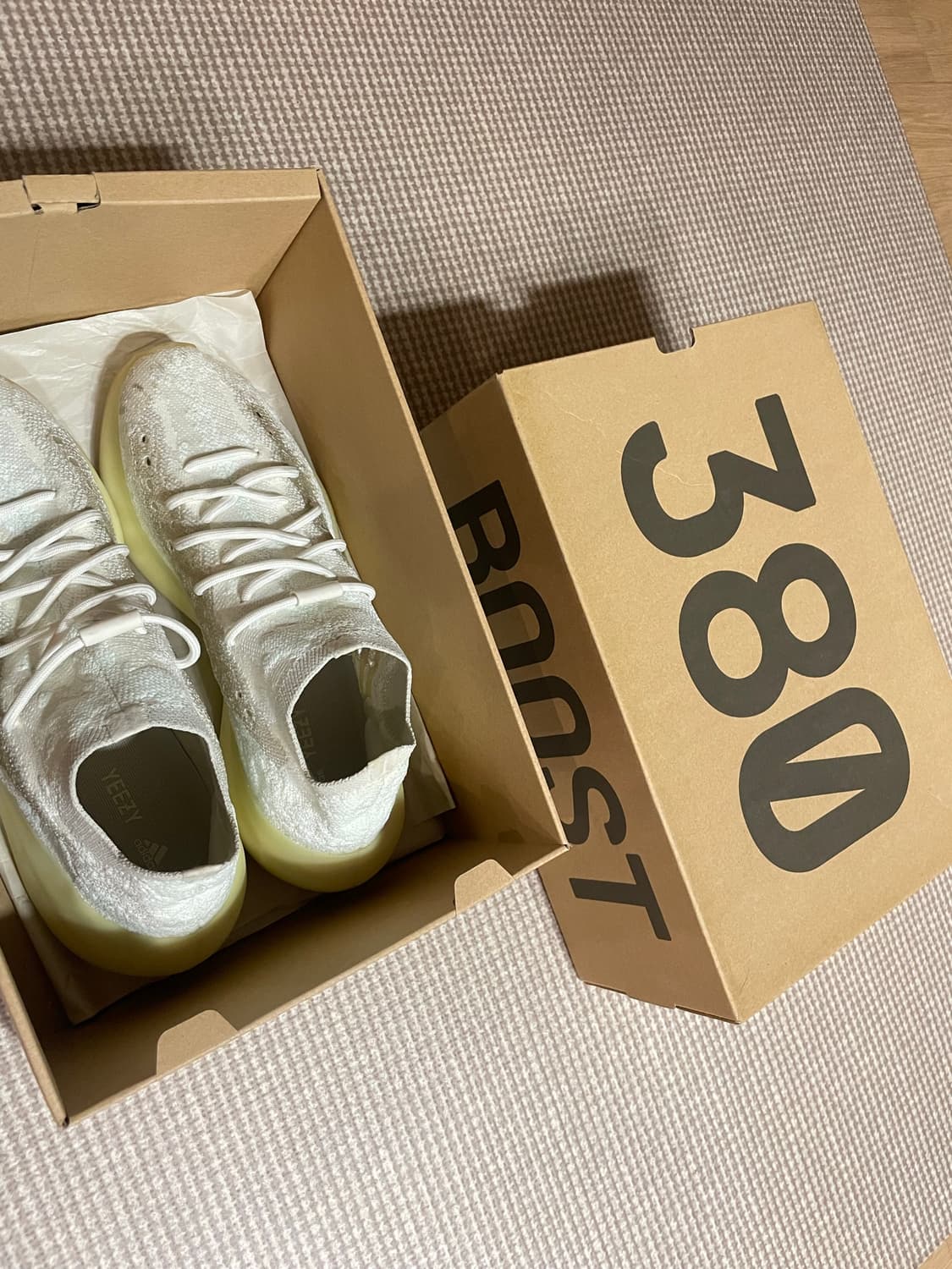 [285mm]아디다스 이지부스트 380 칼사이트 글로우 상품이미지9