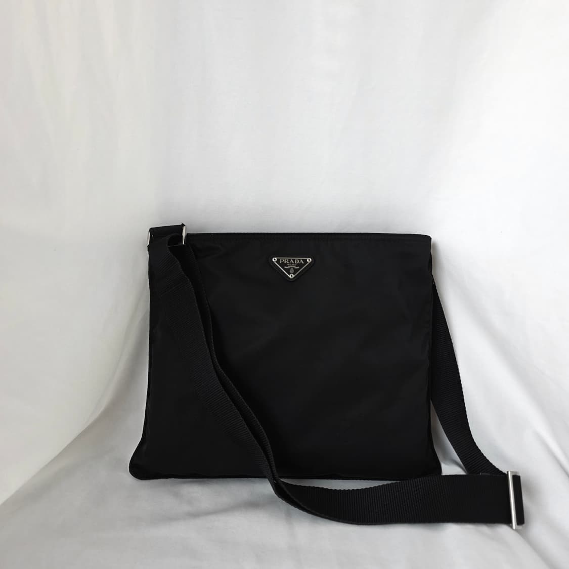 [정품 PRADA] 프라다 포코노 나일론 크로스백 라지 남녀공용 상품이미지2