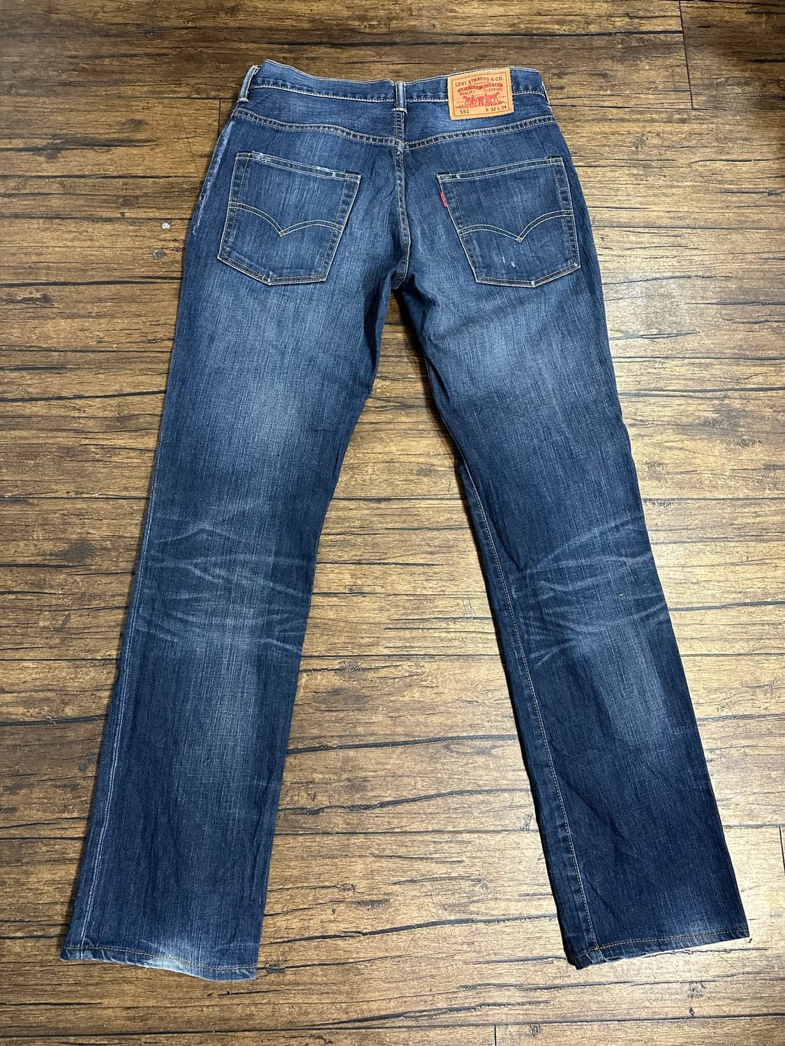 리바이스(LEVIS) 551 레드탭 워싱 데님팬츠 W32 상품이미지1