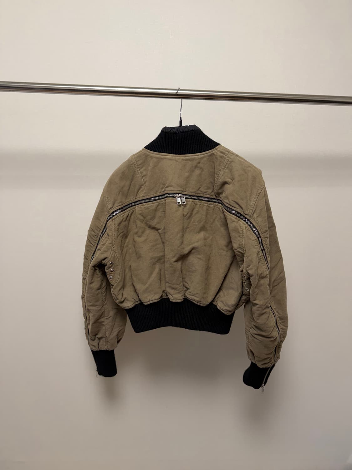 DIESEL Back-Zip Cropped Bomber Jacket 상품이미지1