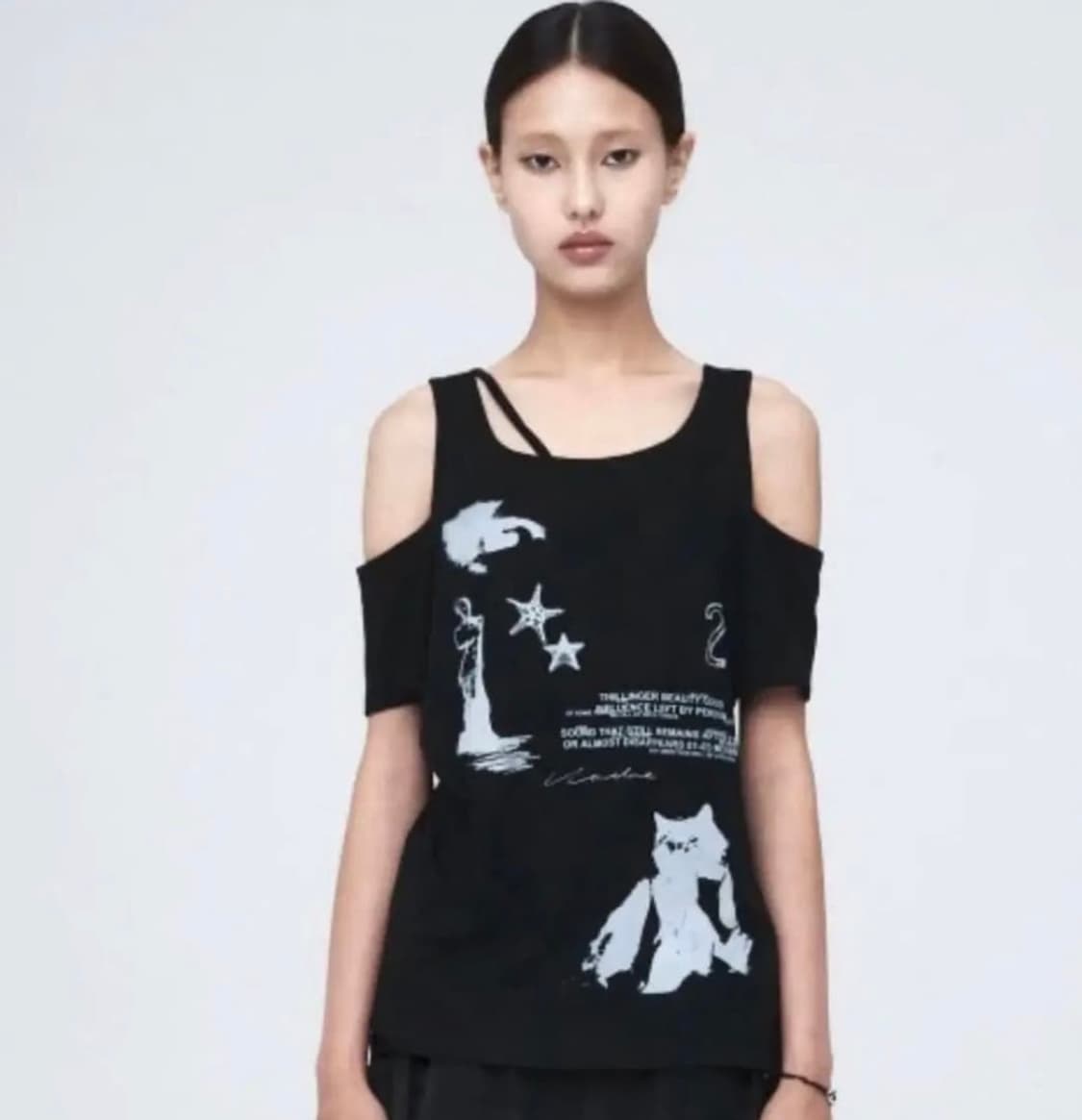 NACHE  오프숄더 반팔 BARE PRINTED T-SHIRT 상품이미지1